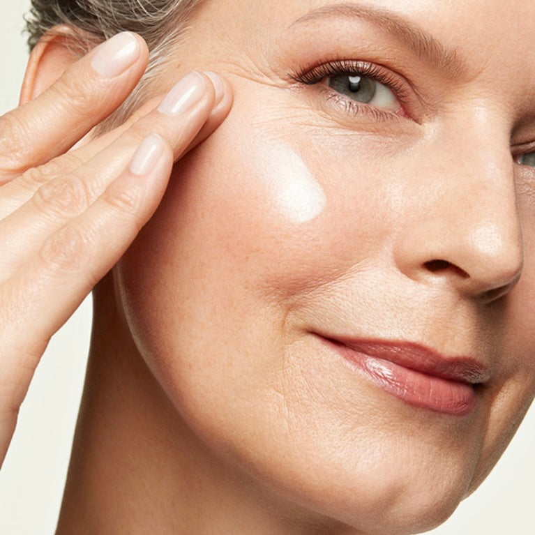 Base Almay Ageless Smart Shade Foundation