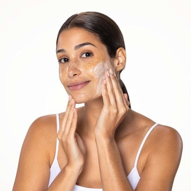 Al por Mayor Limpiador Facial Diario Neutrogena Ultra Gentle Daily Cleanser Foaming Formula 473ml